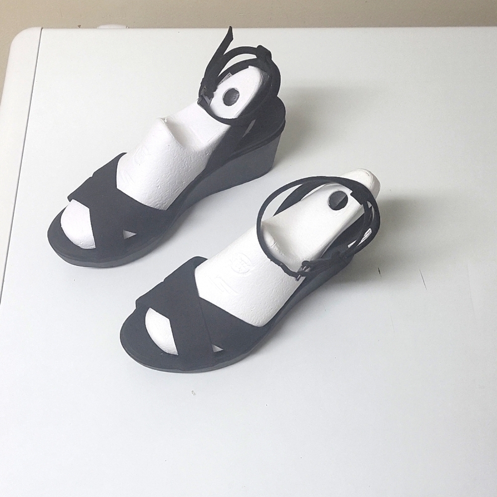 $Hostpick $ Crocs Ankle Strap Wedge Sandals has a missing buckles